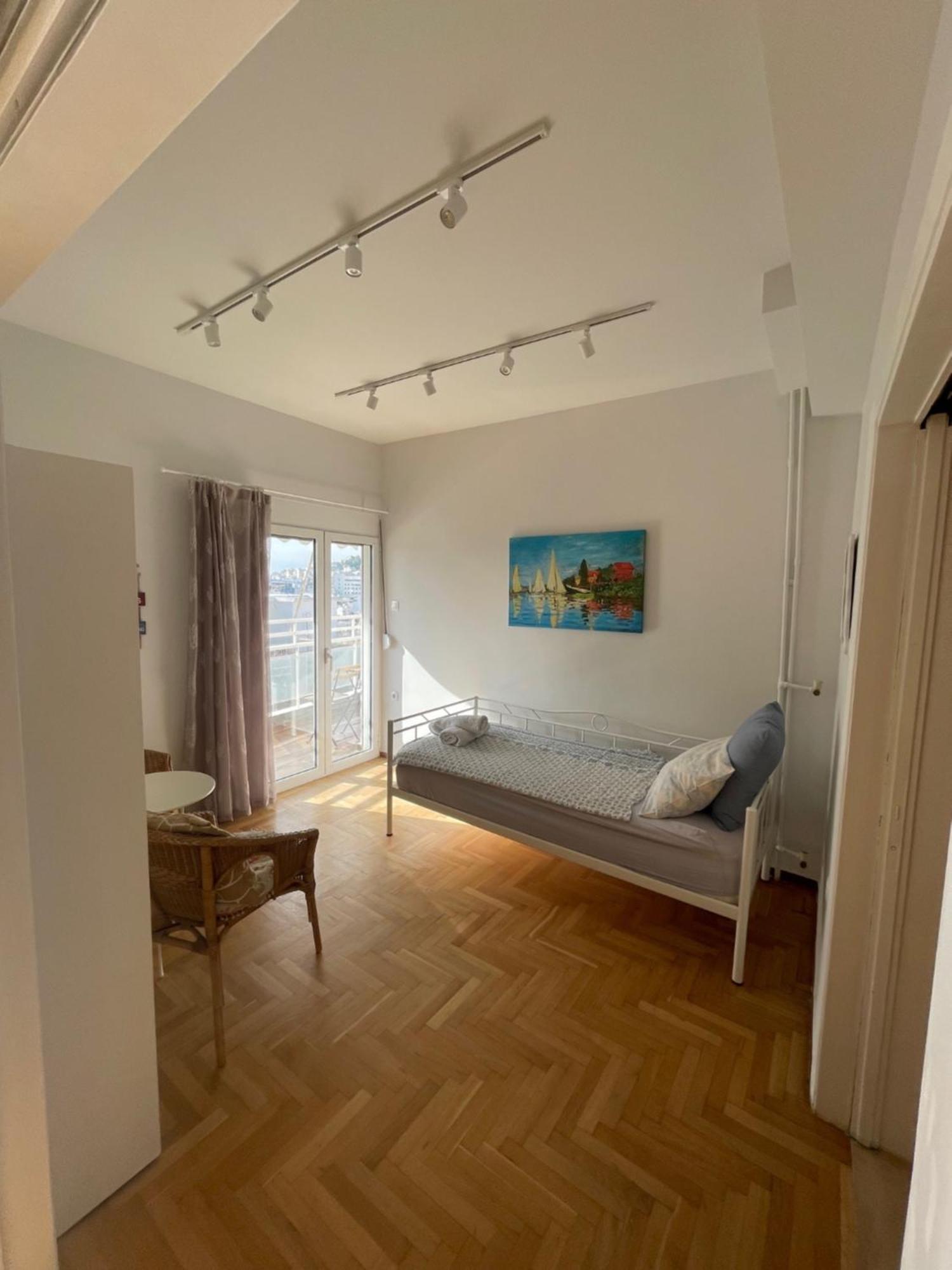 Cozy Apartment Near Metro-Athens View Esterno foto