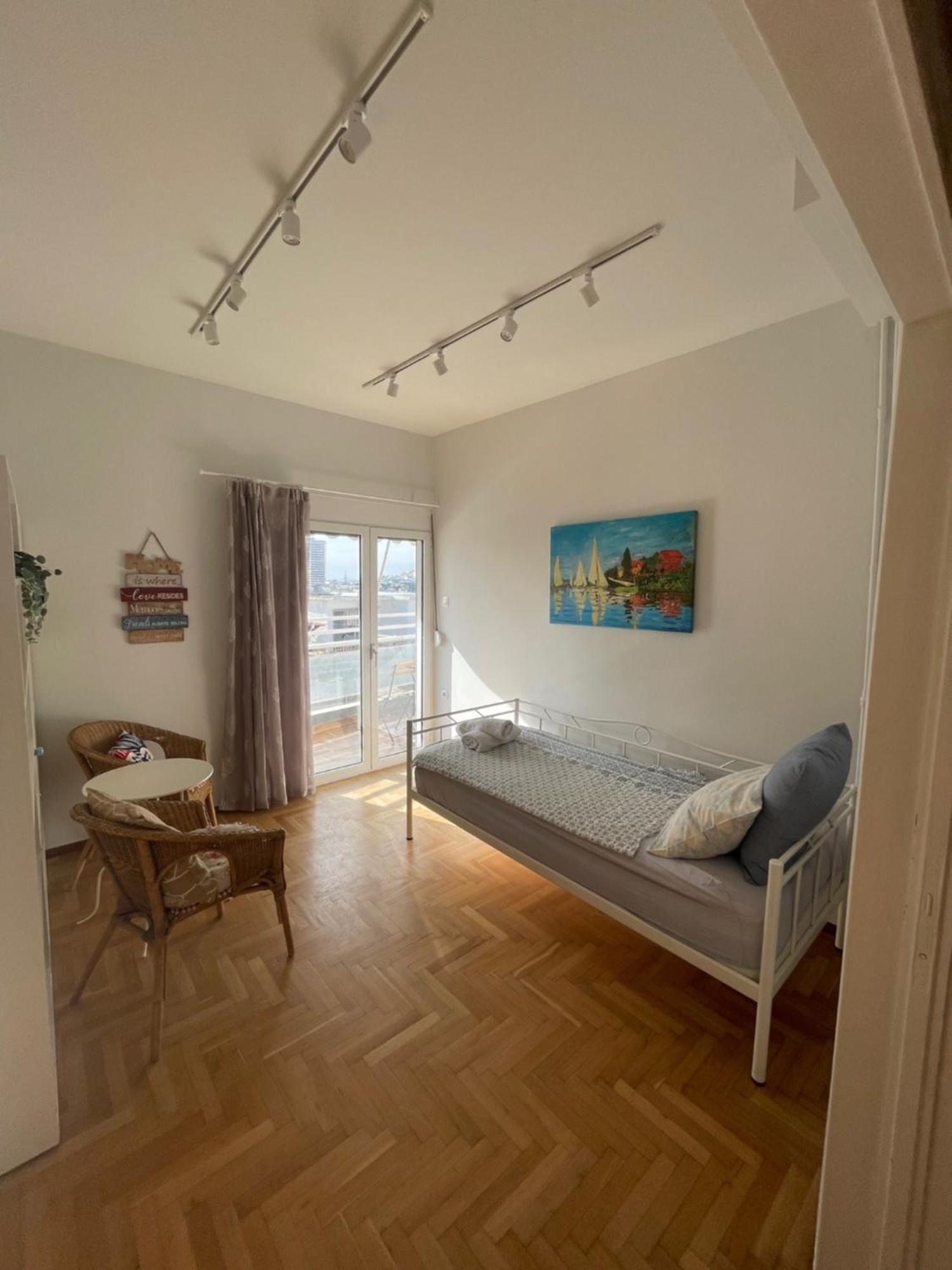 Cozy Apartment Near Metro-Athens View Esterno foto